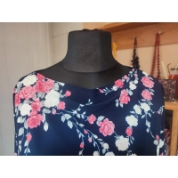 Granatowa bluzka z rękawem 3/4 kimono - kolorowe róże